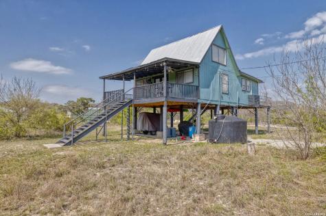 1974 Fm 1120 Leakey TX 78873