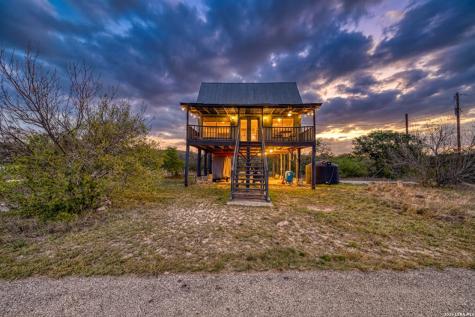 1974 Fm 1120 Leakey TX 78873