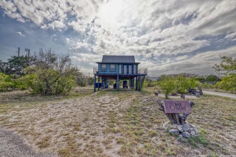 1974 Fm 1120 Leakey TX 78873