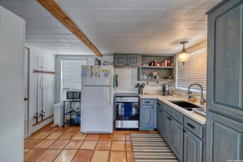 1974 Fm 1120 Leakey TX 78873