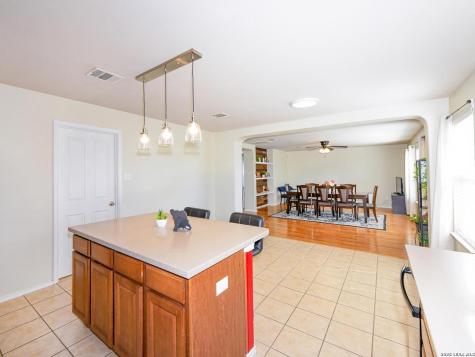 9842 Magnolia San Antonio TX 78251
