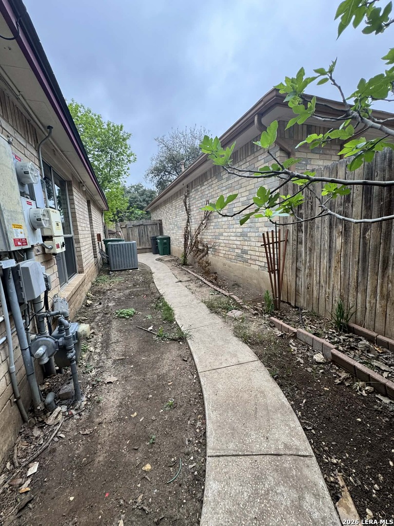 9122 Big Bethel San Antonio TX 78240