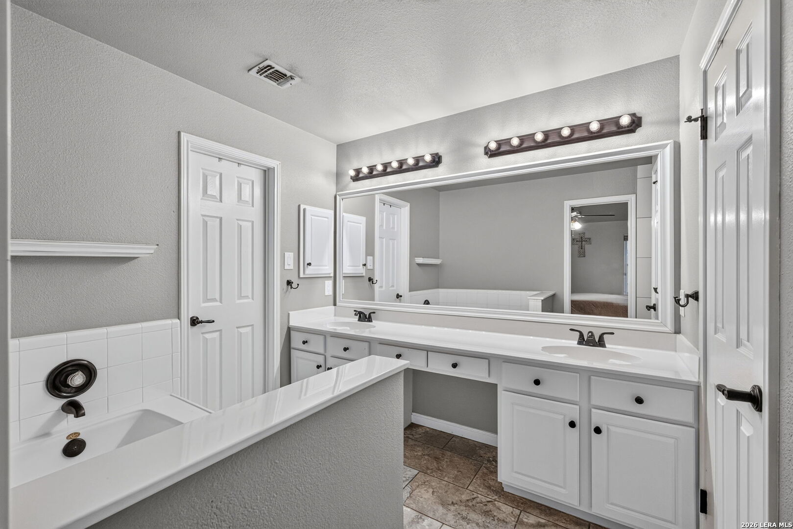 1009 Sandy Ridge Schertz TX 78154