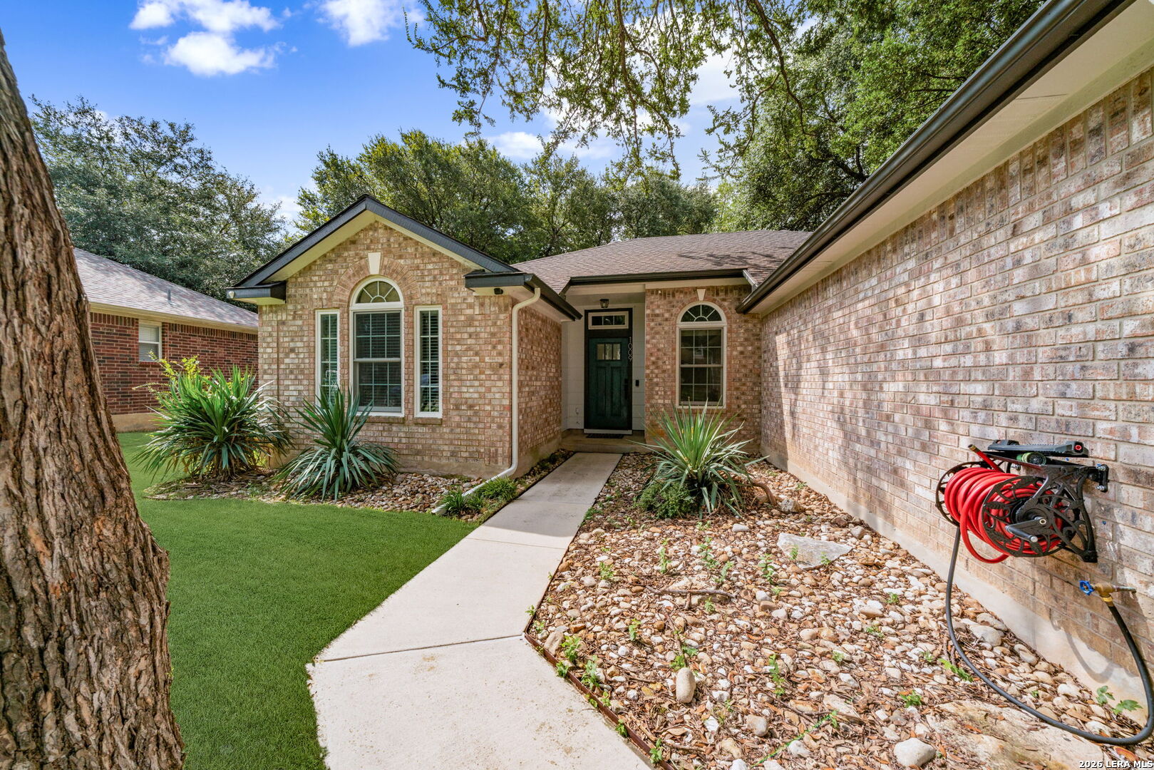 1009 Sandy Ridge Schertz TX 78154