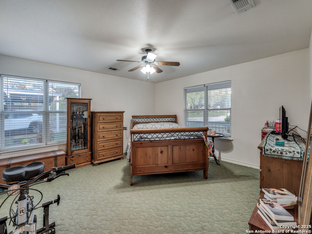 429 Ringaskiddy Floresville TX 78114