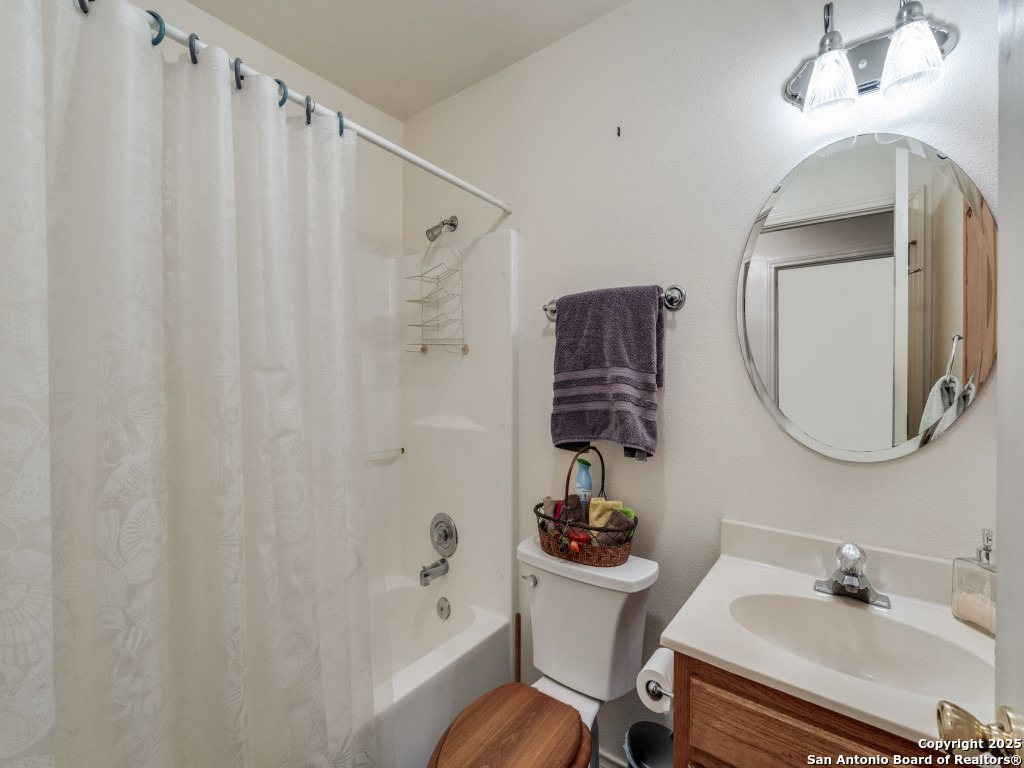 429 Ringaskiddy Floresville TX 78114