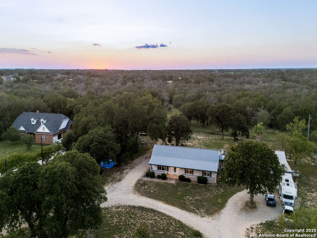 429 Ringaskiddy Floresville TX 78114