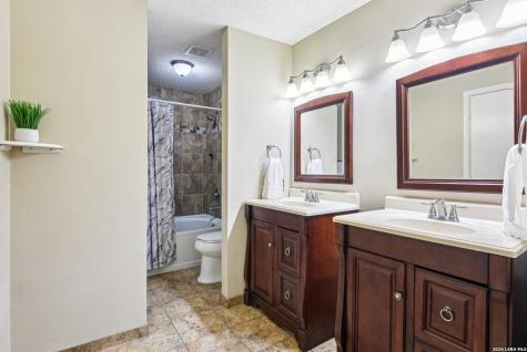 15840 Walnut Creek San Antonio TX 78247
