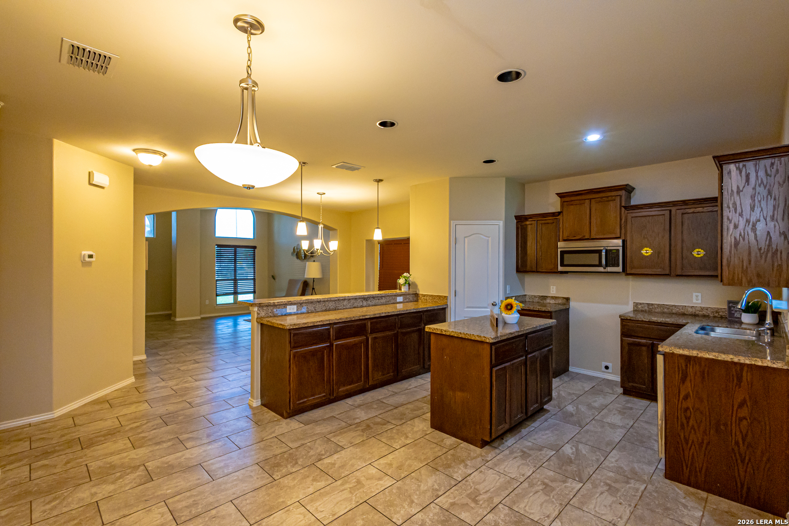 6015 Narciso Laredo TX 78046