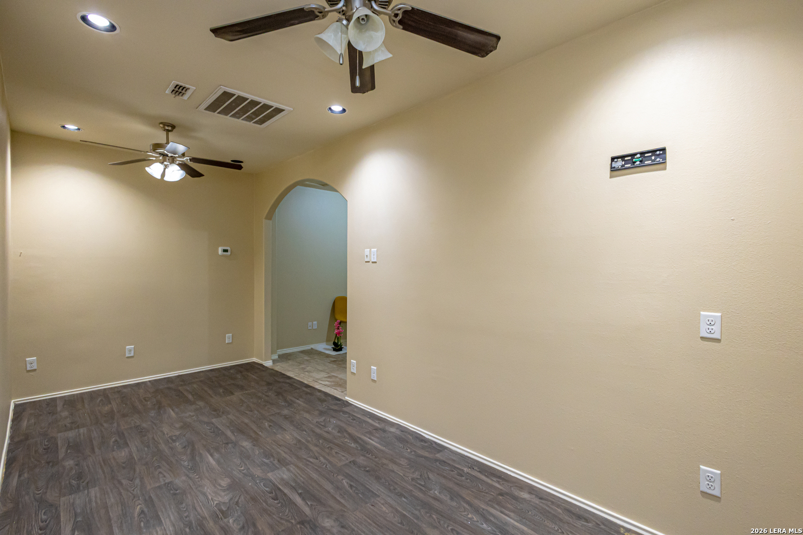 6015 Narciso Laredo TX 78046