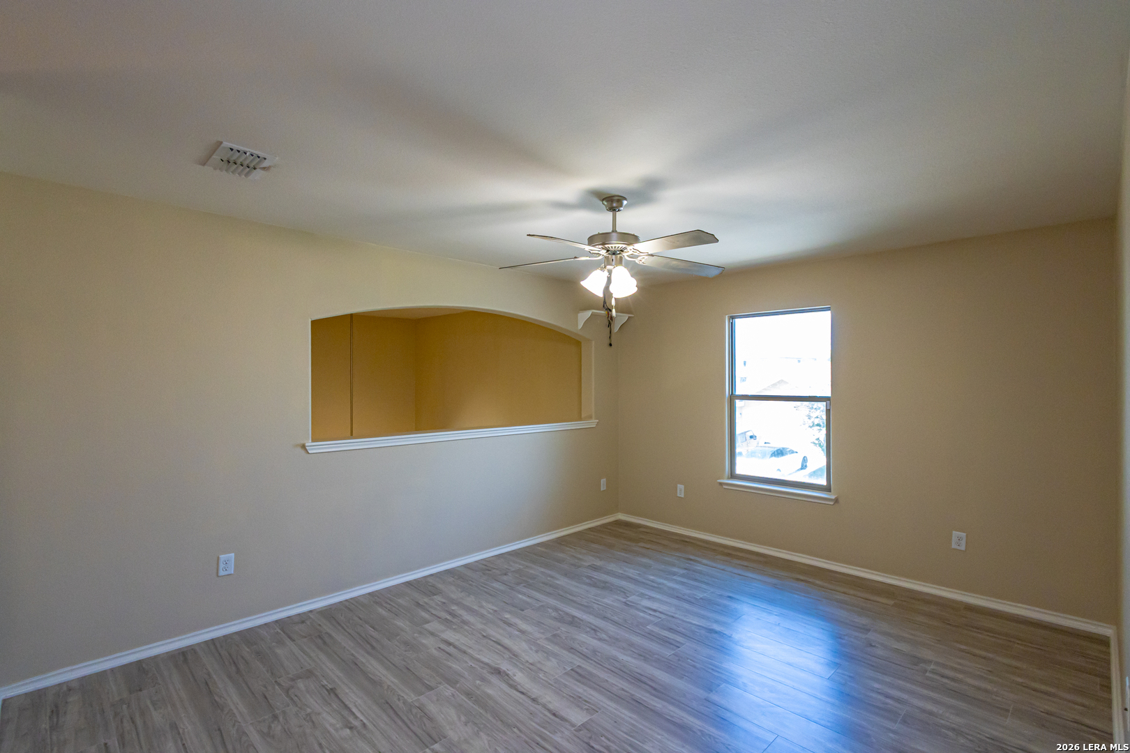 6015 Narciso Laredo TX 78046