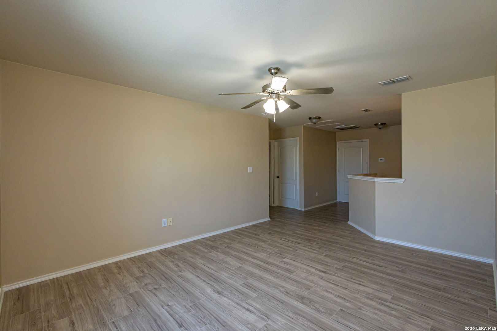 6015 Narciso Laredo TX 78046