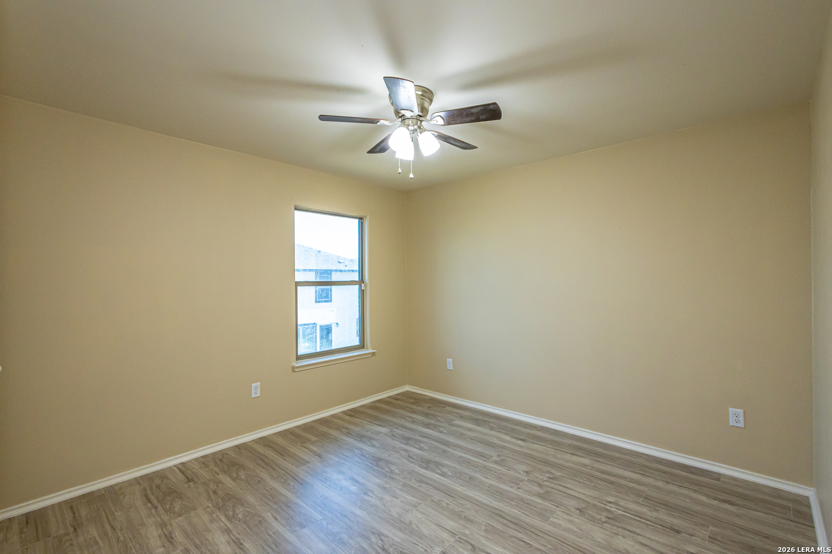 6015 Narciso Laredo TX 78046