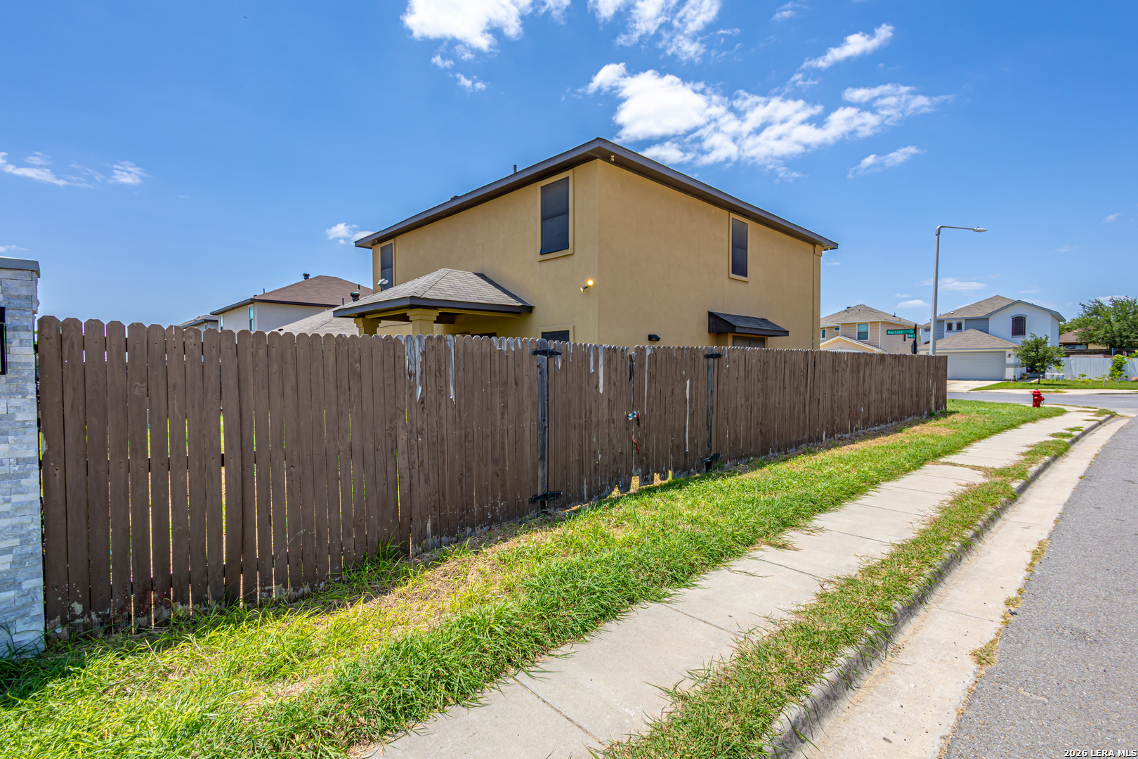 6015 Narciso Laredo TX 78046