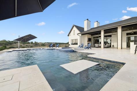 1051 N Cattlemans Crossing Drive Kerrville TX 78028