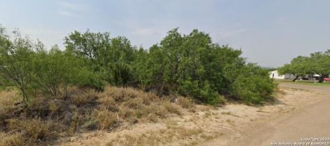 211 Hawk Street Zapata TX 78076