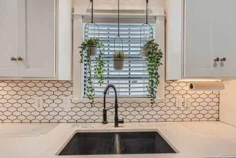 1121 W Mulberry Avenue San Antonio TX 78201
