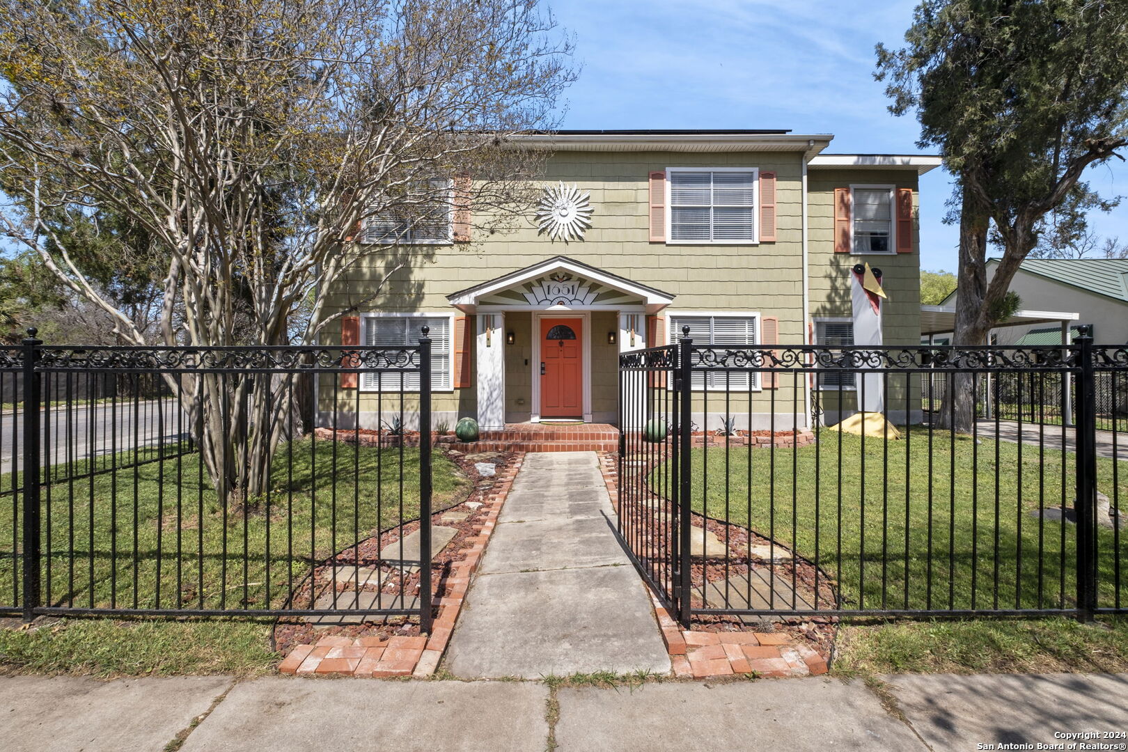 1651 W Summit Avenue San Antonio TX 78201