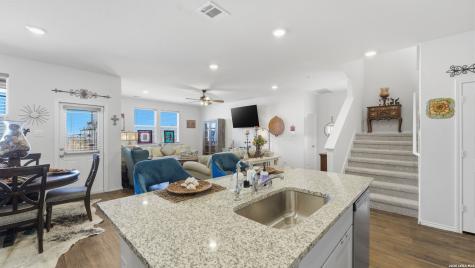 437 Signe Seguin TX 78155