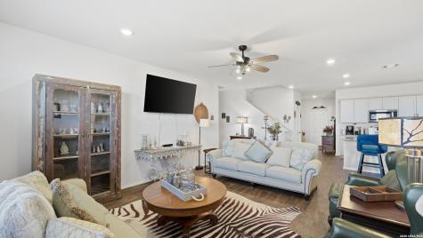 437 Signe Seguin TX 78155