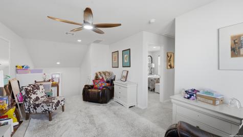 437 Signe Seguin TX 78155