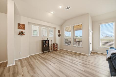 951 Blue Violet New Braunfels TX 78130