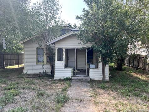 1210 King David Drive Three Rivers TX 78071