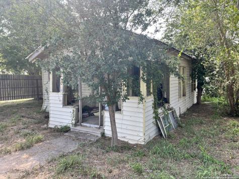 1210 King David Drive Three Rivers TX 78071