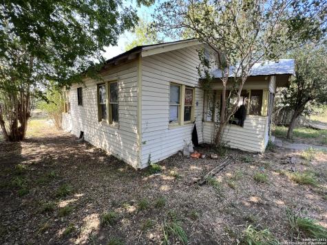 1210 King David Drive Three Rivers TX 78071