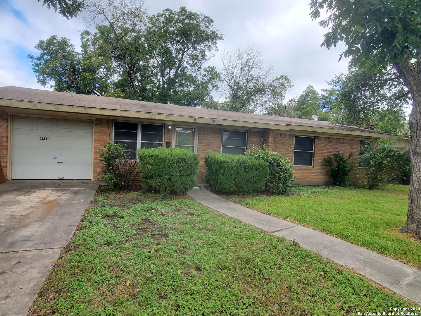 4715 Lakewood Drive San Antonio TX 78220