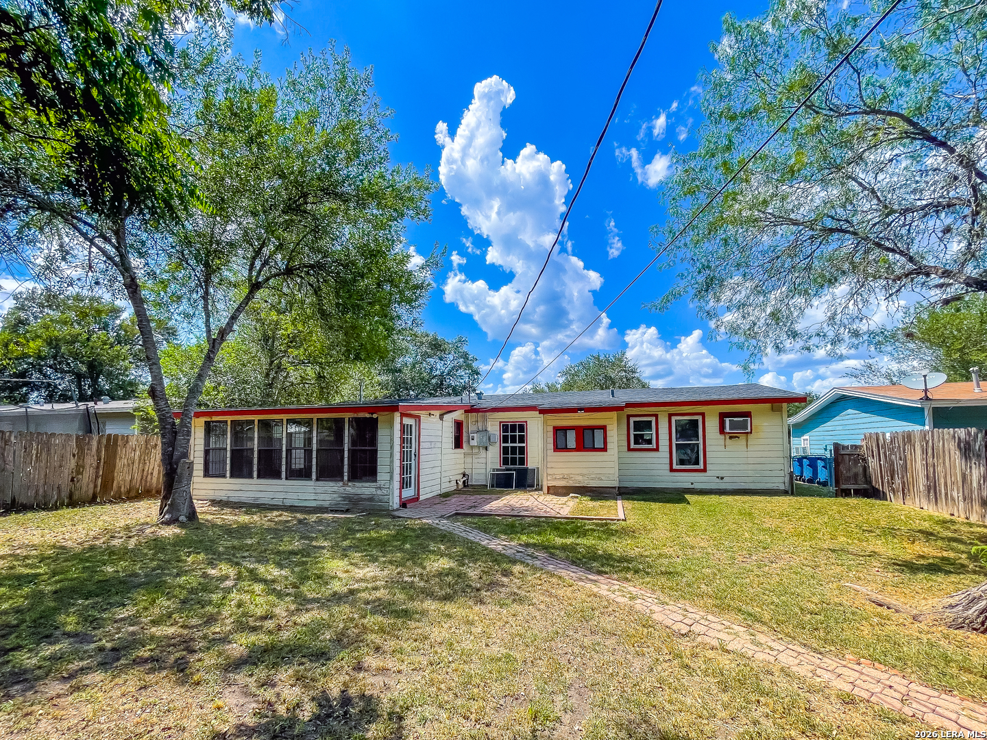 1512 E Bowie Street Beeville TX 78102