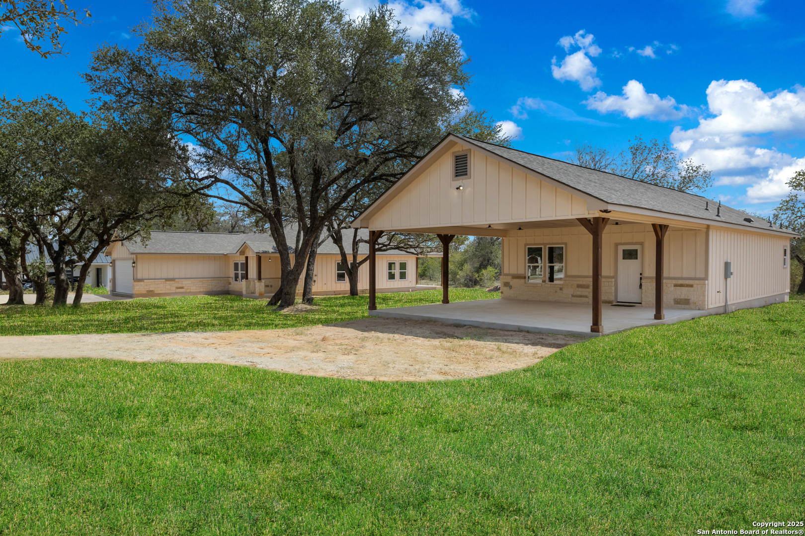 32 Trophy Poteet TX 78065