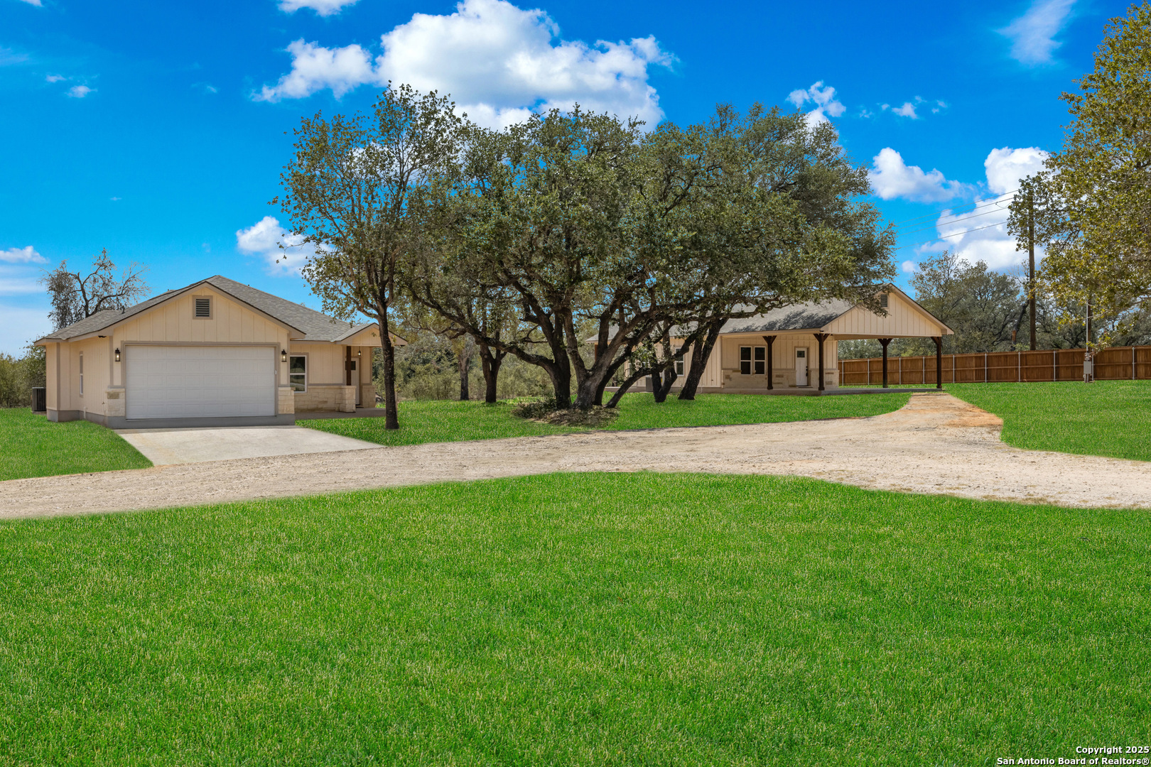 32 Trophy Poteet TX 78065