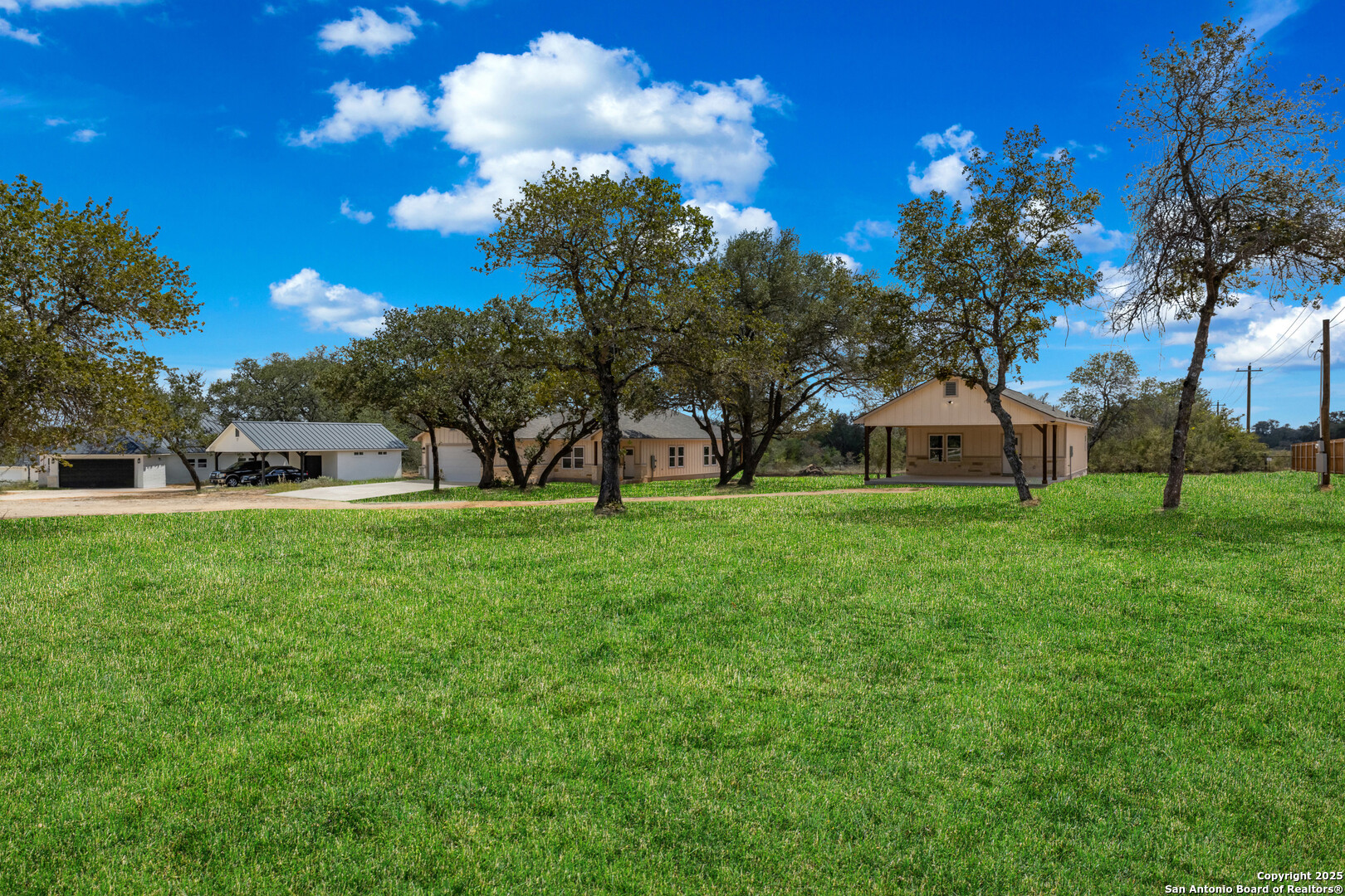 32 Trophy Poteet TX 78065