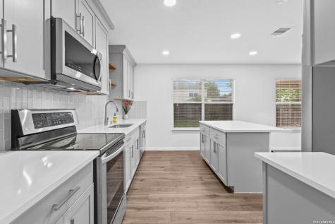 7607 Allendate Peak San Antonio TX 78254