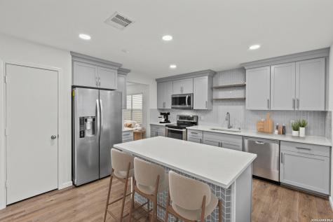 7607 Allendate Peak San Antonio TX 78254