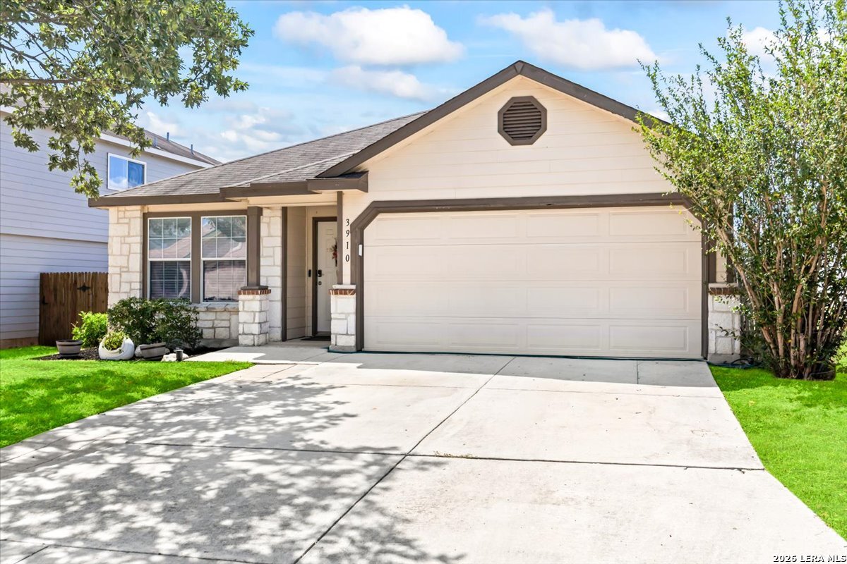 3910 Arrowwood Bend San Antonio TX 78261