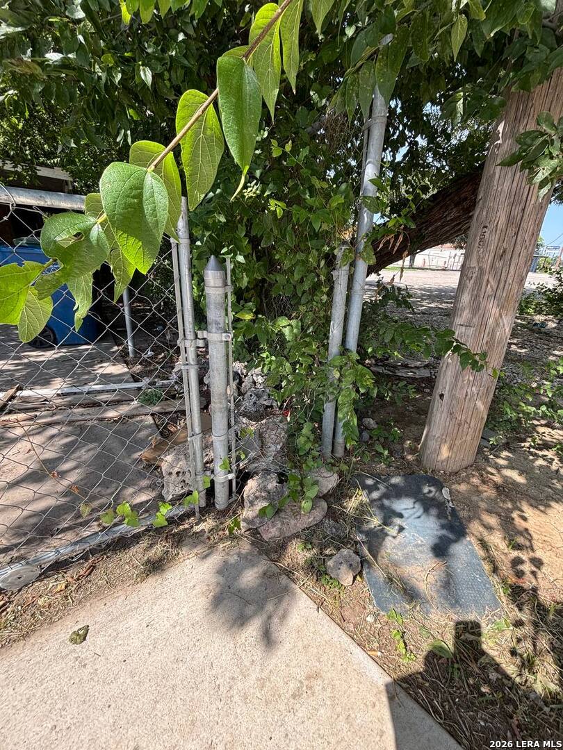5911 W Cesar E Chavez San Antonio TX 78237