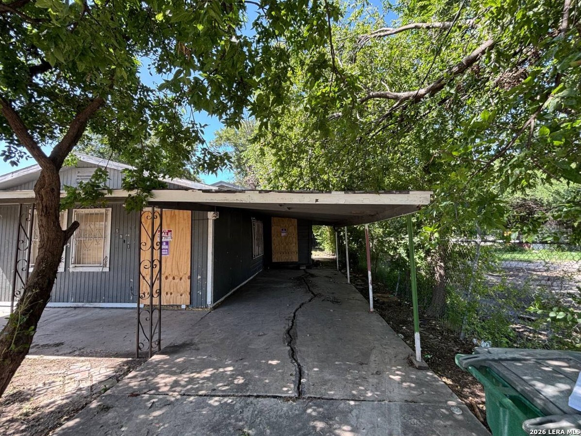 5911 W Cesar E Chavez San Antonio TX 78237