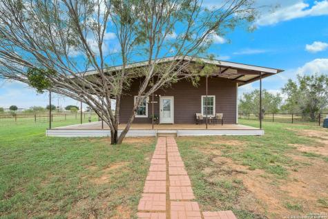 3045 County Road 303 Jourdanton TX 78026