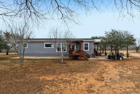 1170 Atascosa County Road 101 Floresville TX 78114