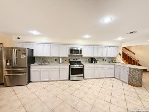 710 W Baetz Boulevard San Antonio TX 78221