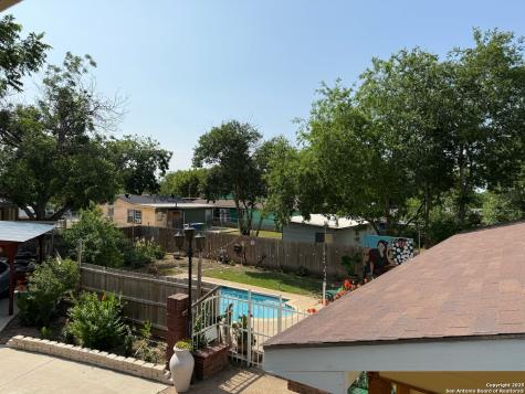 710 W Baetz Boulevard San Antonio TX 78221
