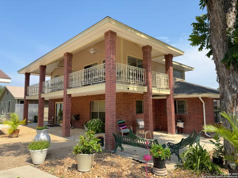 710 W Baetz Boulevard San Antonio TX 78221