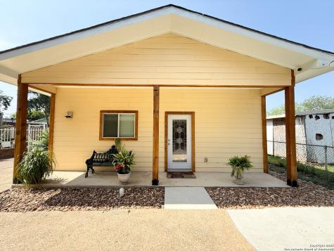 710 W Baetz Boulevard San Antonio TX 78221