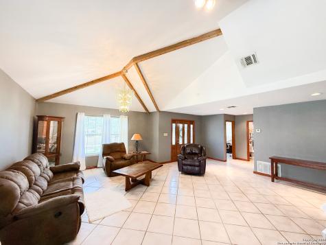 710 W Baetz Boulevard San Antonio TX 78221