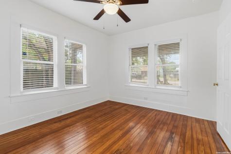 527 E Drexel Avenue San Antonio TX 78210