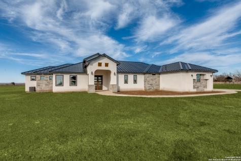 202 Venado Oaks Castroville TX 78009