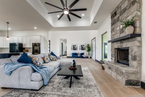 202 Venado Oaks Castroville TX 78009