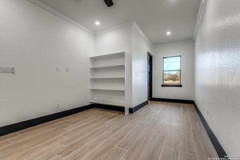 202 Venado Oaks Castroville TX 78009